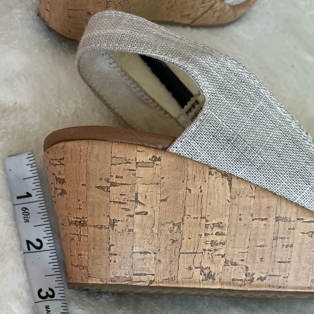 Skechers Women’s Beige Cork Wedge‎ Sandals Sz 9